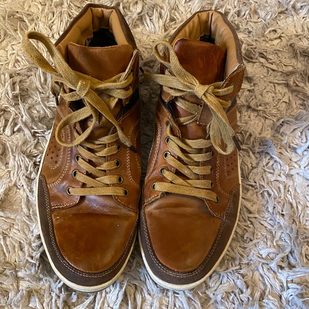 Men’s size 11 brown leather Steve Madden boots
